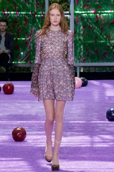 Look 30